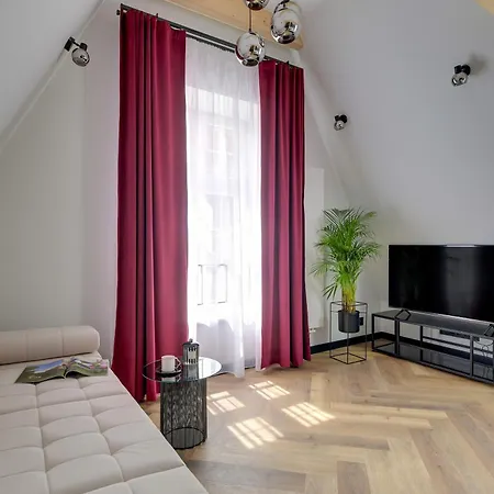 Old Town Chlebnicka Attic By Downtown