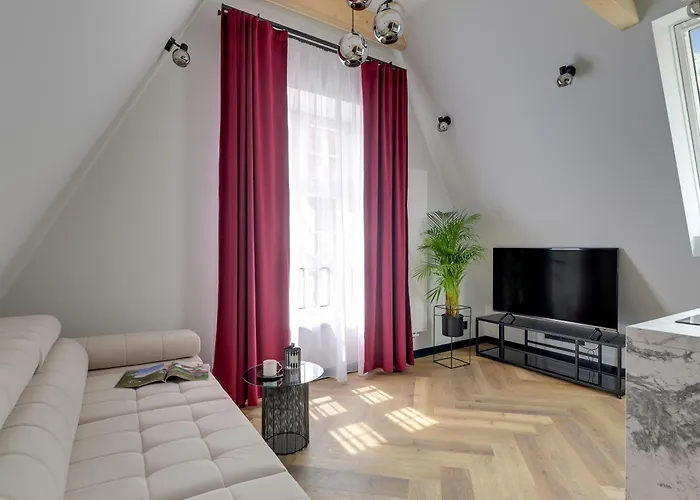 Old Town Chlebnicka Attic By Downtown